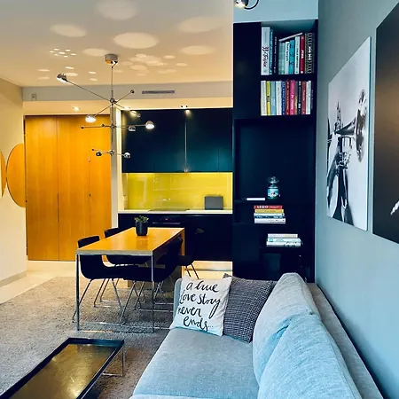 Apartment Z Ogrodem Na Osiedlu Aquarius *