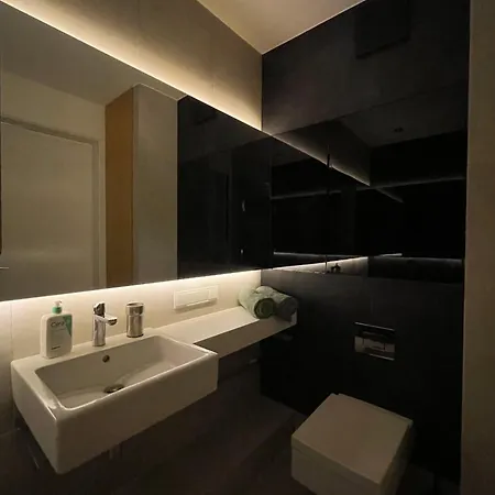 Z Ogrodem Na Osiedlu Aquarius 아파트