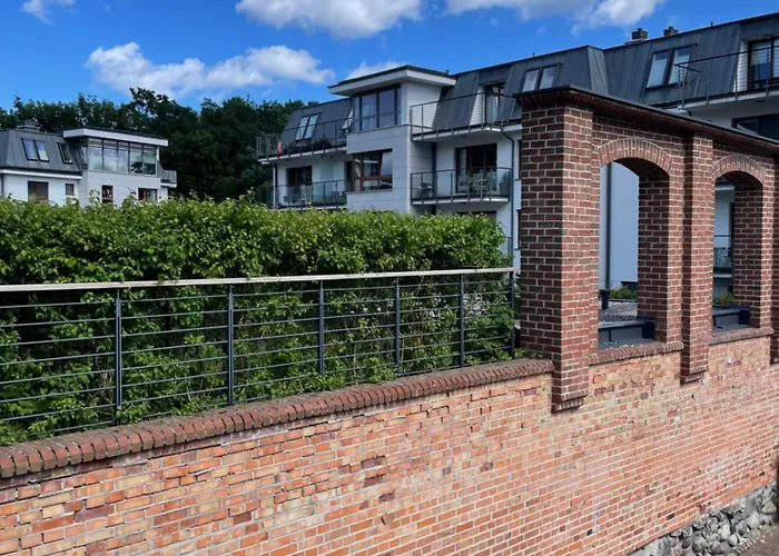 Z Ogrodem Na Osiedlu Aquarius Apartamento Sopot